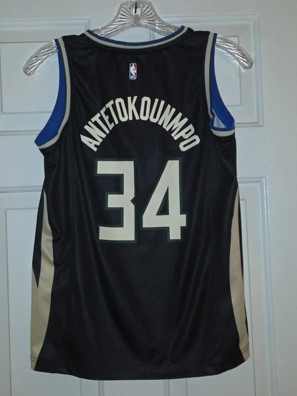 Bucks Youth Large Giannis Antetokounmpo Basketball jersey